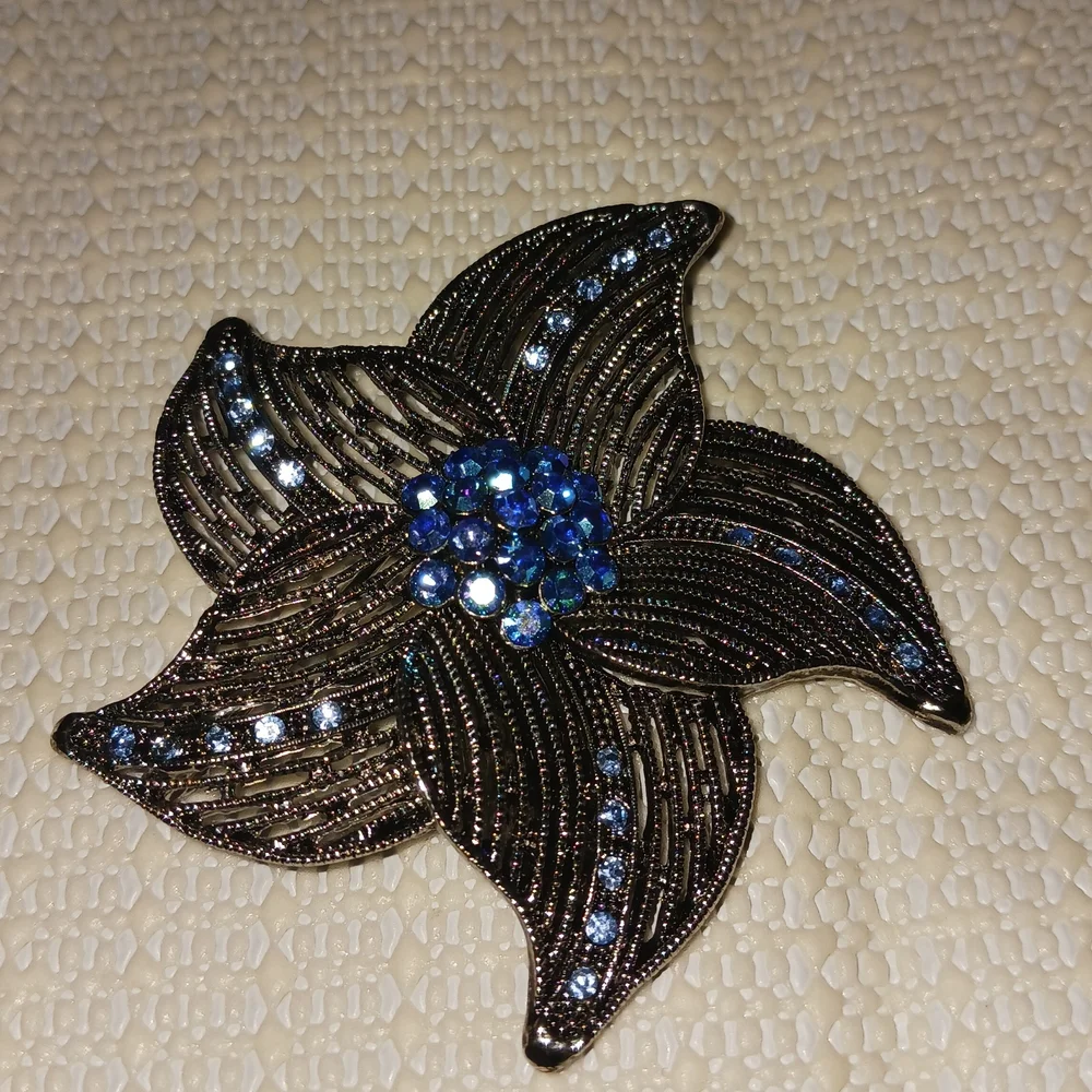 Vintage Blue and Silver Floral Brooch